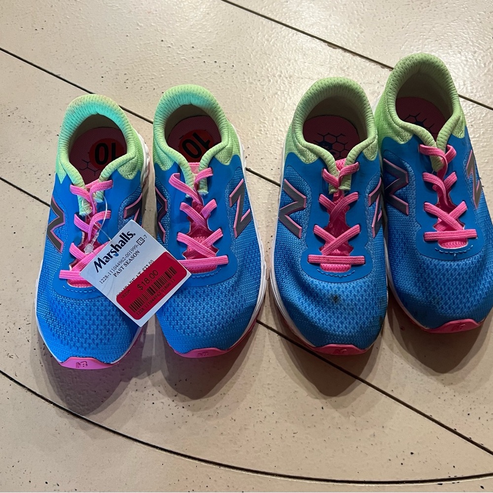 Toddler girls size 10 New Balance tennis shoes.